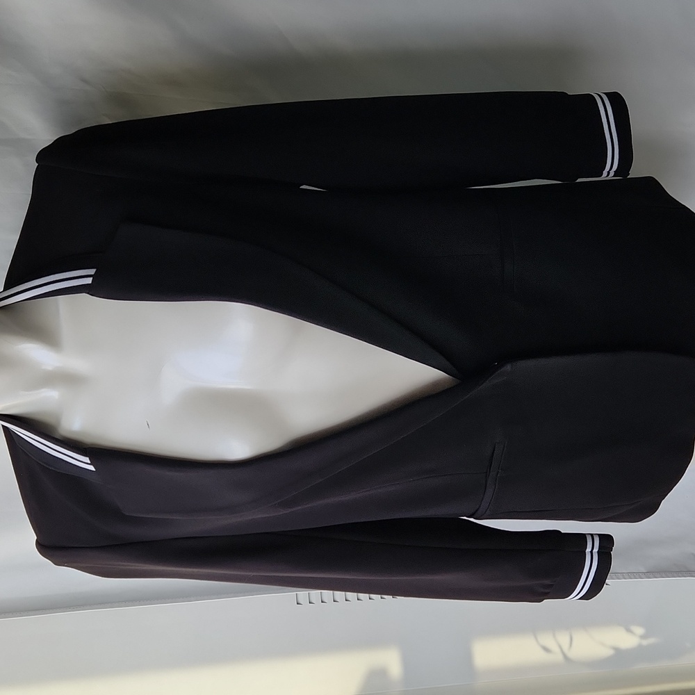 Black Tape_ Sporty Blazer Size Small